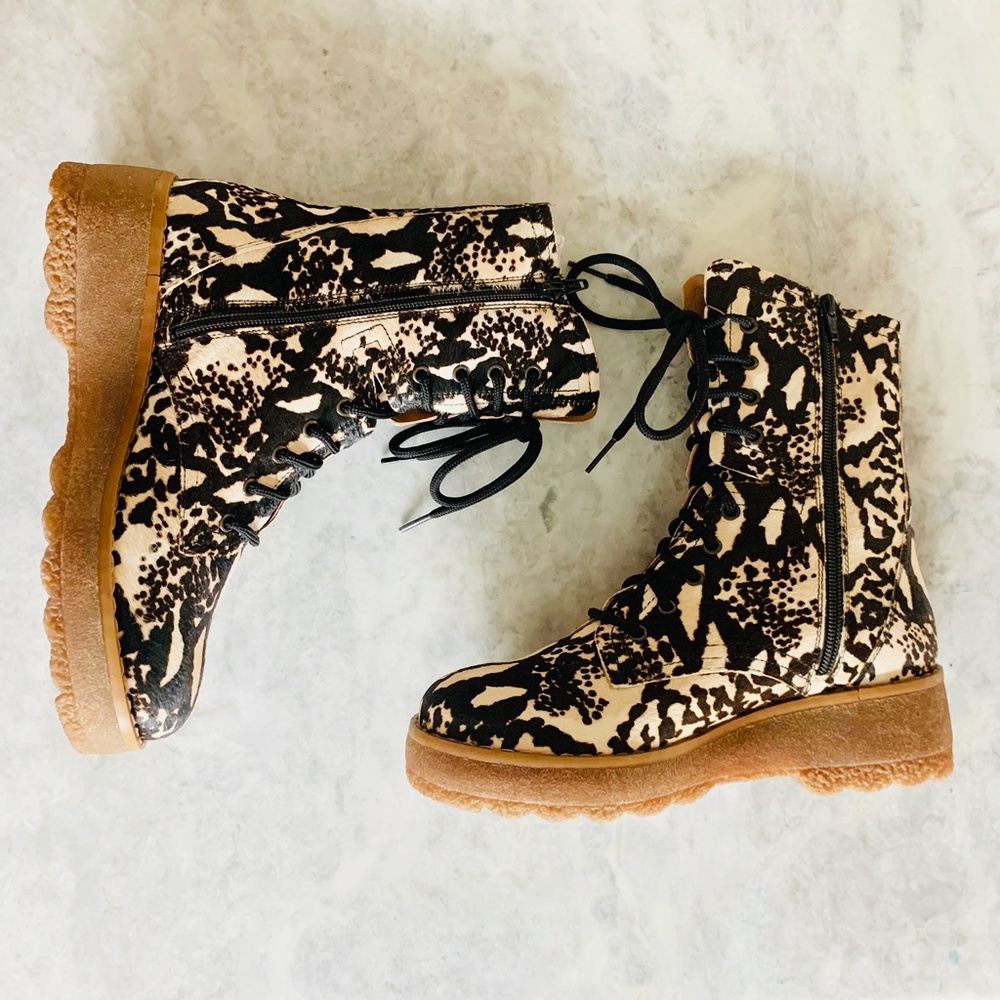 ❌Sold❌ Free People Taos Laced Snake Cow Hair Boot - Picture 4 of 16